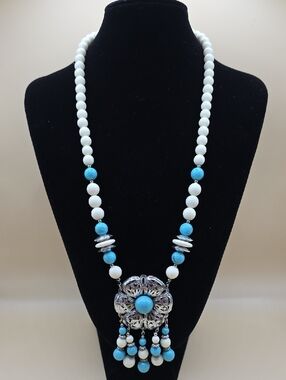 Vintage Turquoise & White Beaded Floral Pendant Statement Necklace -